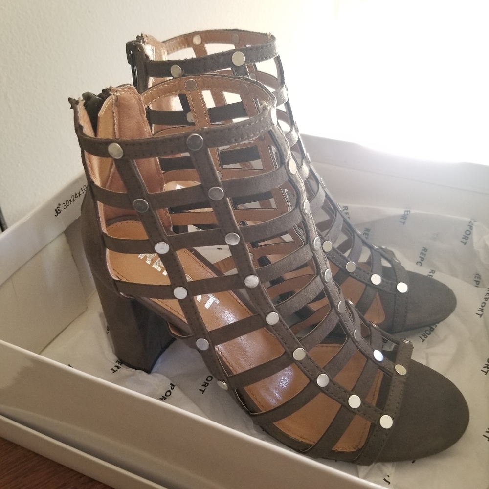 Shoes - Picture 2 of 8